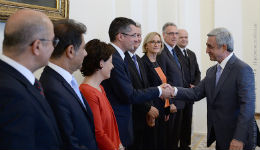 Սերժ Սարգսյանն ընդունել է Ֆրանսիայի խորհրդարանականների պատվիրակությանը