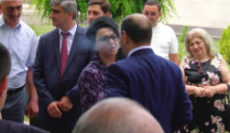 Քո հետ կծխեի ու կհարբեի. քաղաքացին՝ Տ. Մարգարյանին (տեսանյութ)