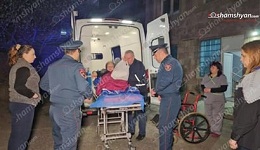 Երևանում շտապօգնությունը 2 ոտքերն անդամահատված անօթեւան կնոջը տեղափոխել ու թողել է փողոցում